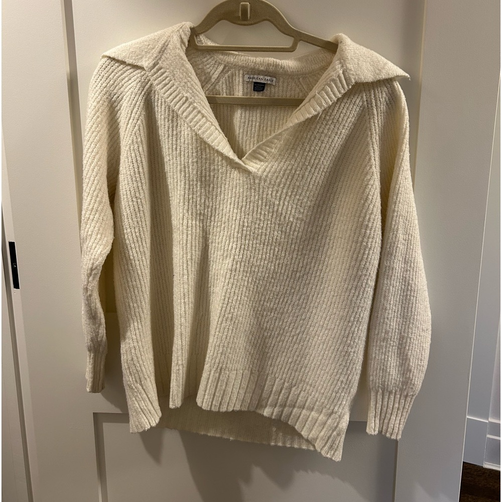 American Eagle sweater size xs color cream